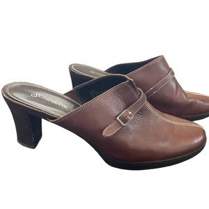 St John’s Bay Brown Leather 3” Block Heel Clogs (Mules) - 10M